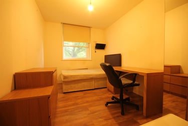 3 bed flat, St Andrews Street, Newcastle Upon Tyne, Newcastle, NE15SF - Image 1